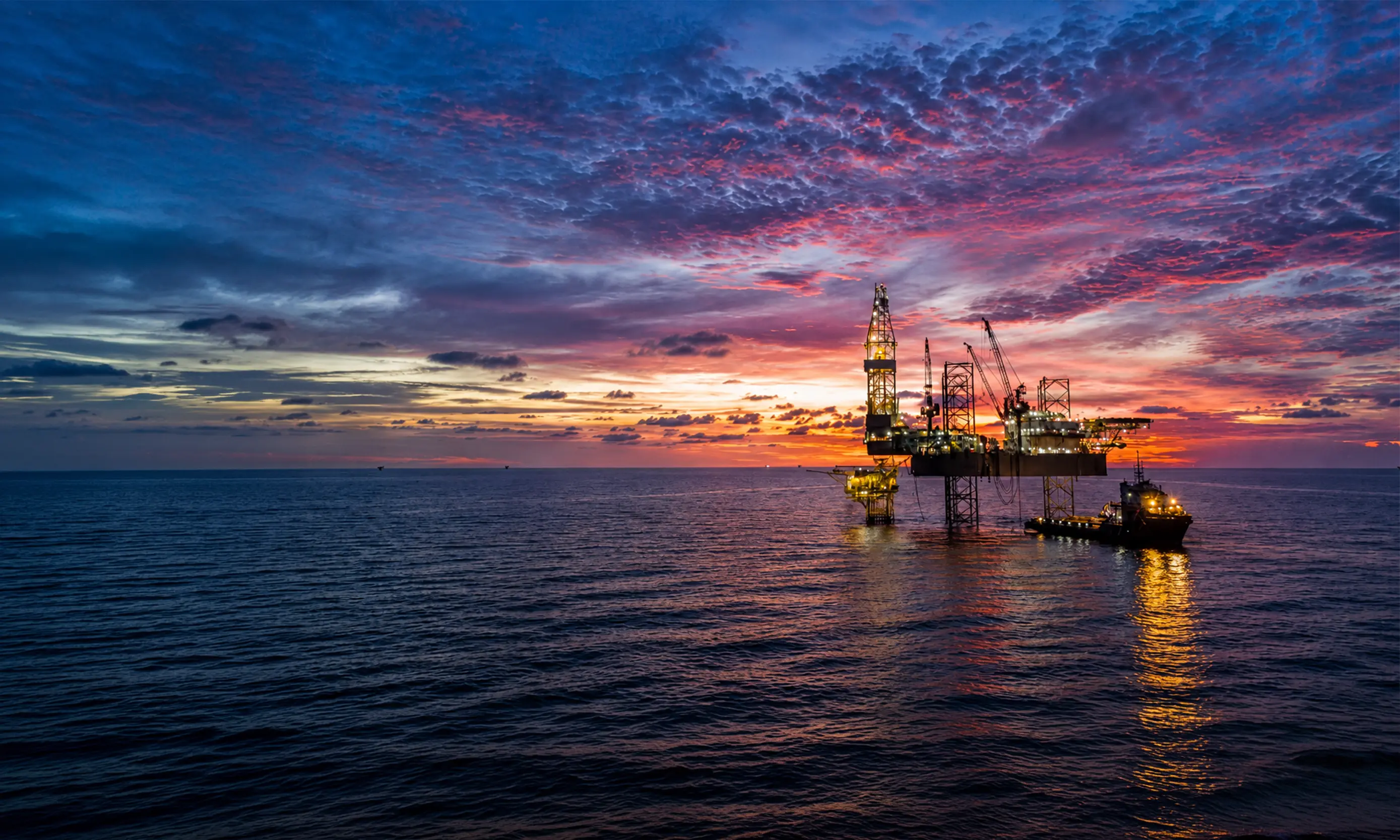 Offshore oil drilling rig — oilfield operations Abu Dhabi UAE